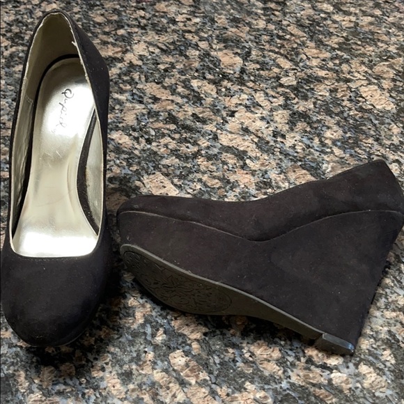 Shoes - Picture 3 of 5